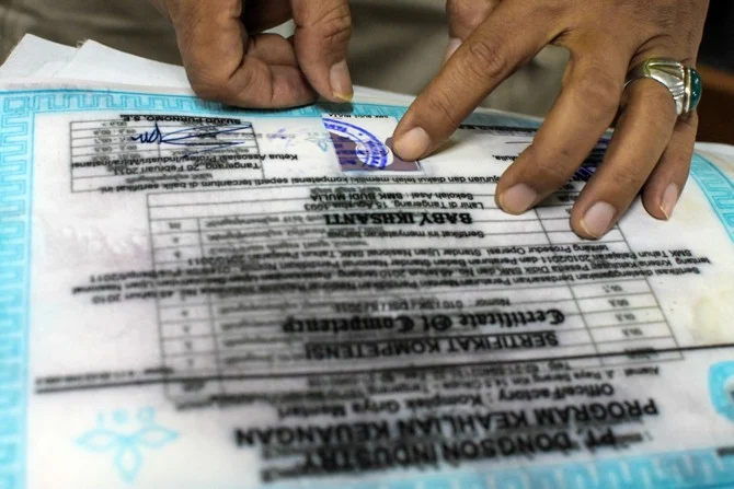 Ironi Wajib Belajar: Ijazah Siswa Miskin Berubah Jadi Alat Tagih Utang