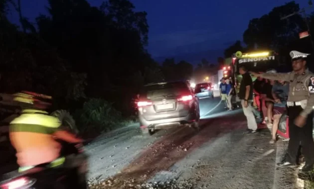 Jalan Trans Kalimantan Kasongan-Kereng Pangi Kalteng Kembali Bisa Dilalui Jalan Trans Kalimantan Kasongan-Kereng Pangi Kalteng Kembali Bisa Dilalui