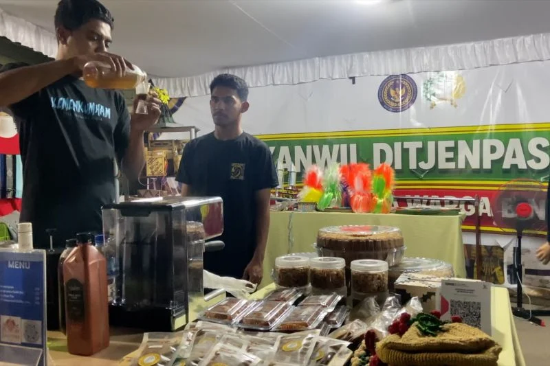 Kanwil Ditjenpas NTT Tampilkan Produk WBP di Pasar Murah Bhayangkara