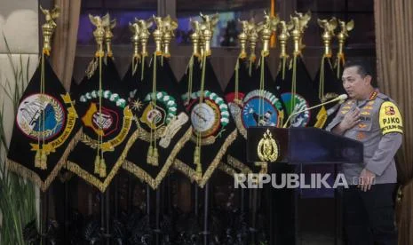 Kapolri Lantik Kakorlantas, Kapuslitbang, dan Enam Kapolda