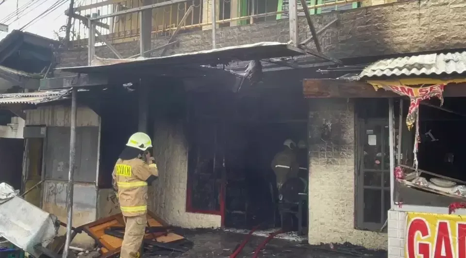 Kebakaran Melanda Palmerah: Lima Rumah Hangus Diduga Akibat Kompor yang Ditinggal Menyala