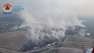 Kebakaran TPA Jatiwaringin Baru Padam 40 Persen, 4 Unit Heli Water Bombing Dikerahkan