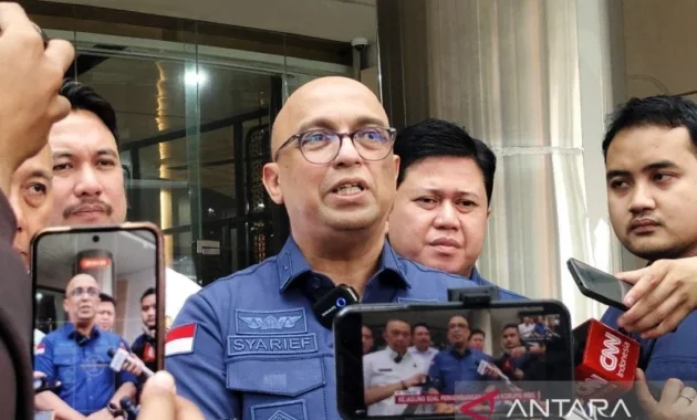 Kejagung Tetapkan Sekretaris Deputi BGN sebagai Tersangka Baru Kasus MBG Kejagung Tetapkan Sekretaris Deputi BGN sebagai Tersangka Baru Kasus MBG