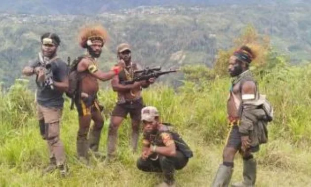 KKB Berondong Tembakan ke TNI, Warga Sipil Tewas Kena Peluru Nyasar di Intan Jaya