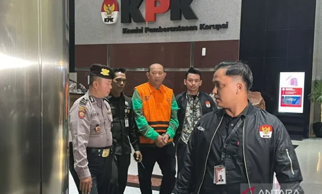 KPK Sebut Tim Sukses Bupati Langkat Syah Afandin Dapat 85 Proyek Senilai Rp10,2 Miliar KPK Sebut Tim Sukses Bupati Langkat Syah Afandin Dapat 85 Proyek Senilai Rp10,2 Miliar