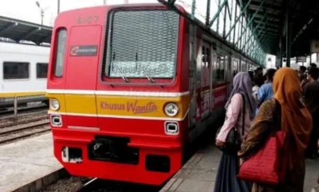 KRL Green Line Terlambat Akibat Insiden di Stasiun Jurangmangu