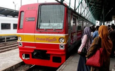 KRL Green Line Terlambat Akibat Insiden di Stasiun Jurangmangu