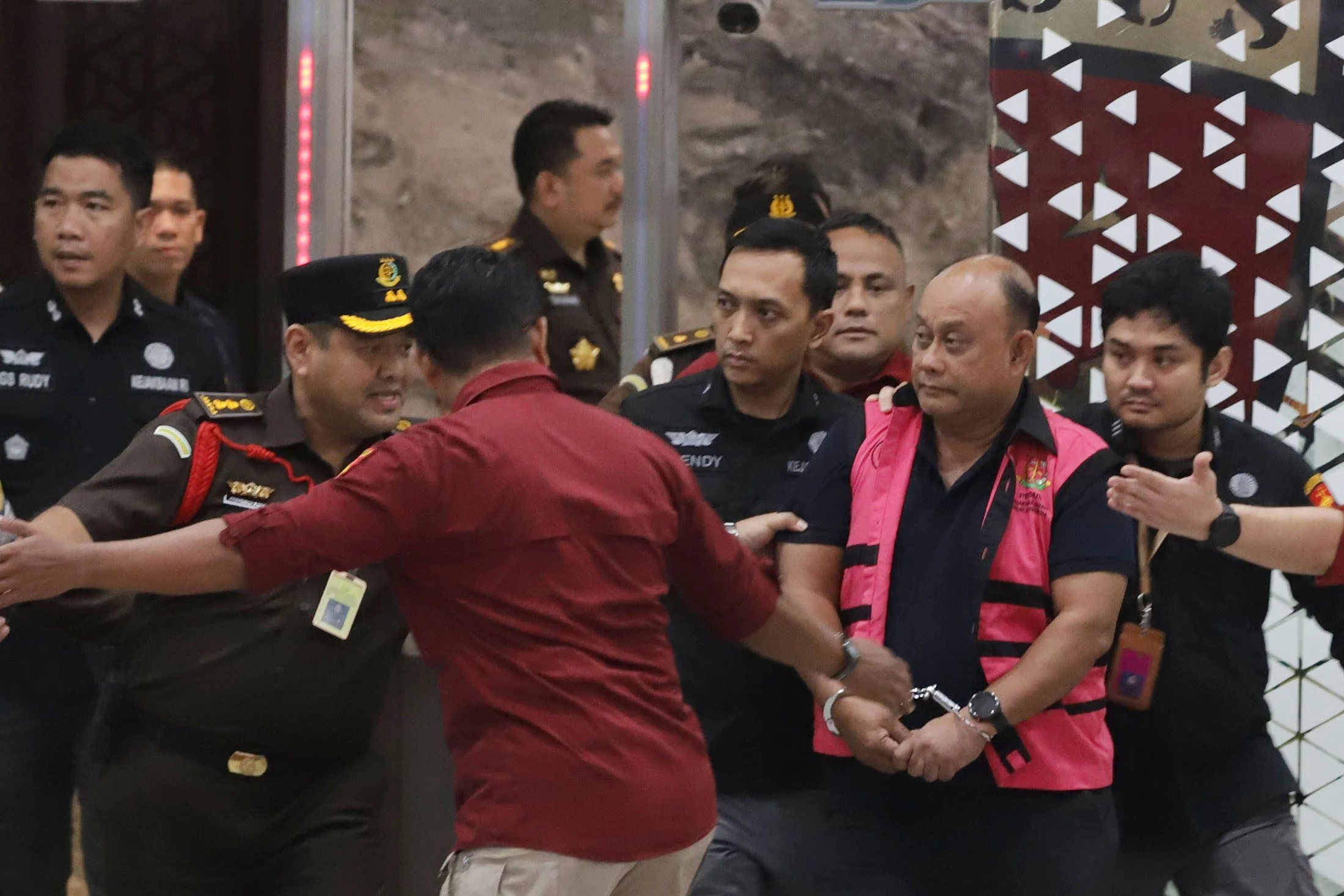 Mahfud MD Kritik BGN: Penempatan TNI-Polri Aktif Dinilai Langgar Undang-Undang
