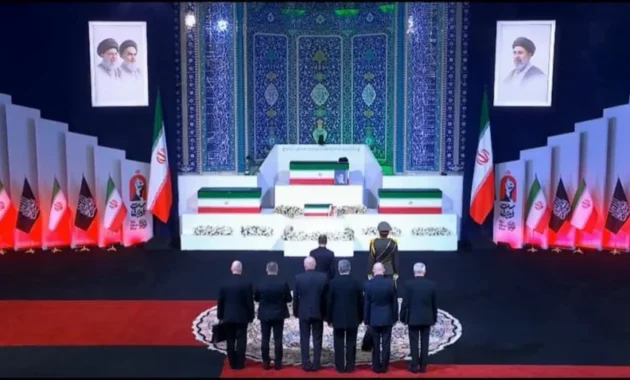 Medvedev: Iran Atasi Cobaan dengan Bermartabat Setelah Pemakaman Khamenei
