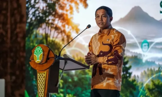 Menhut Raja Juli Luncurkan Empat Proyek Perdagangan Karbon Tak Lagi Omon-omon Menhut Raja Juli Luncurkan Empat Proyek Perdagangan Karbon Tak Lagi Omon-omon