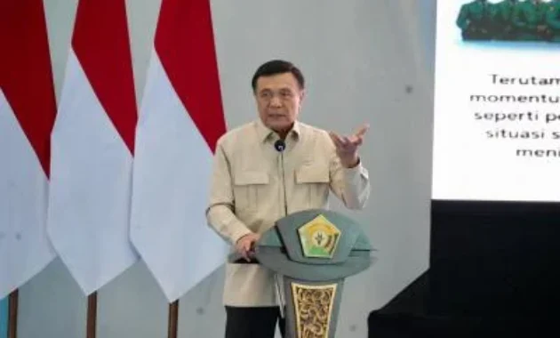 Menko Polkam Kutuk Keras Pembakaran Pesawat AMA di Papua Menko Polkam Kutuk Keras Pembakaran Pesawat AMA di Papua