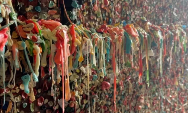 Menyusuri Gum Wall, Ikon Unik Kota Seattle AS Menyusuri Gum Wall, Ikon Unik Kota Seattle AS