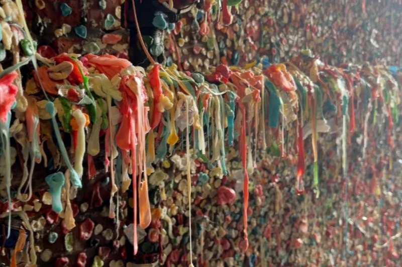 Menyusuri Gum Wall, Ikon Unik Kota Seattle AS