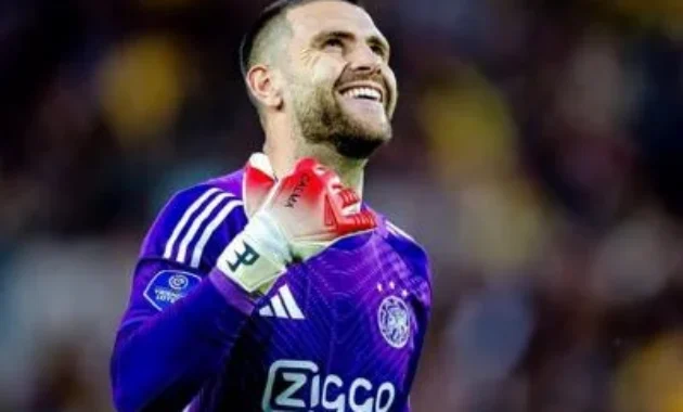 Nasib Maarten Paes Setelah Marc-Andre ter Stegen Bergabung dengan Ajax Amsterdam Nasib Maarten Paes Setelah Marc-Andre ter Stegen Bergabung dengan Ajax Amsterdam