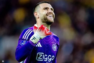 Nasib Maarten Paes Setelah Marc-Andre ter Stegen Bergabung dengan Ajax Amsterdam