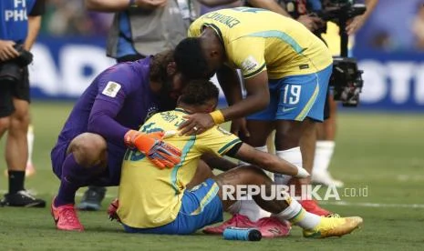 Neymar Menangis Usai Brasil Tersingkir, Isyaratkan Akhiri Karier Bersama Tim Samba