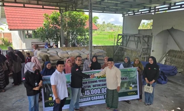 Peduli Pendidikan, Pegadaian Praya Dukung Pembangunan Infrastruktur Sekolah dan Kenalkan Investasi Emas Sejak Dini