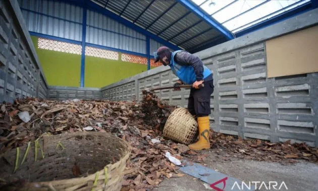 Pemkot Bandung Siapkan 220 Titik Pengolahan Sampah Pemkot Bandung Siapkan 220 Titik Pengolahan Sampah