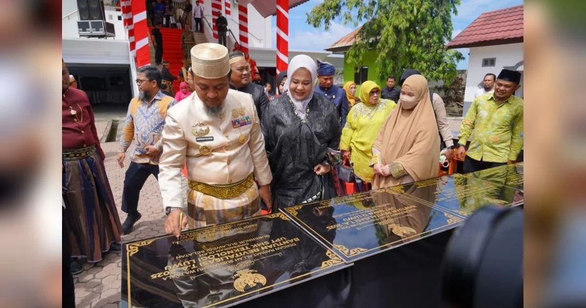 Pemprov Sulsel Salurkan Bantuan untuk Percepatan Pembangunan Luwu