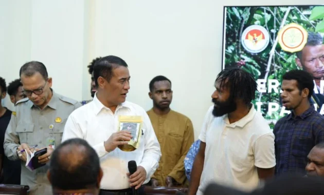 Pertanian Berbasis Potensi Lokal di Papua: Komitmen Menteri Pertanian Pertanian Berbasis Potensi Lokal di Papua: Komitmen Menteri Pertanian