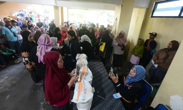 PNT Tahap 2 Lewat PT Pos Belum Update? Ternyata Ini Alasan Dana Anda Tertahan PNT Tahap 2 Lewat PT Pos Belum Update? Ternyata Ini Alasan Dana Anda Tertahan