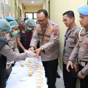 Polda Sumbar Komitmen Bersihkan Anggota dari Narkoba, Tes Urine Acak Digelar
