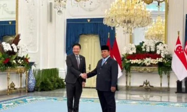 Prabowo Sambut PM Singapura dengan Jabat Tangan Erat di Istana Merdeka Prabowo Sambut PM Singapura dengan Jabat Tangan Erat di Istana Merdeka