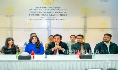 Prestasi Menko Yusril dalam Ujian Disertasi