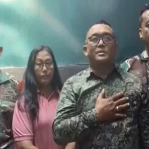 Pria Melewati Trotoar di Depok Minta Maaf Setelah Ditegur