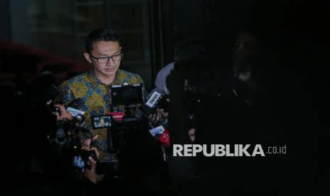 Raja Juli Mengembalikan Amplop Putih ke Bupati Kuansing, KPK Merespons