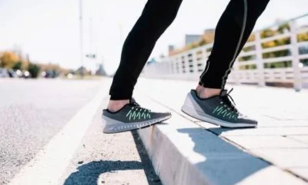 Rekomendasi Sepatu Lari Brand Lokal, Kualitas Jempolan dan Harga Ramah di Kantong