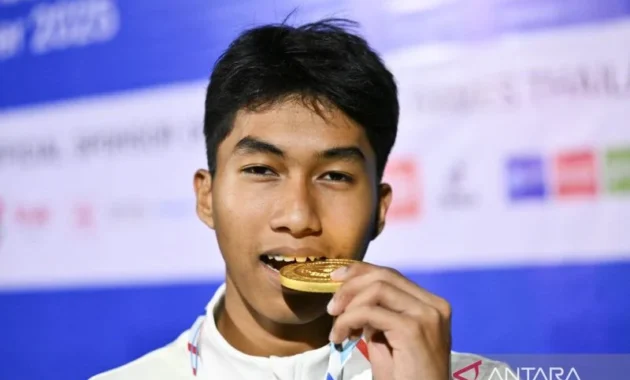 Robby Desak Sabet Perak Estafet Campuran World Climbing Series Krakow Robby Desak Sabet Perak Estafet Campuran World Climbing Series Krakow