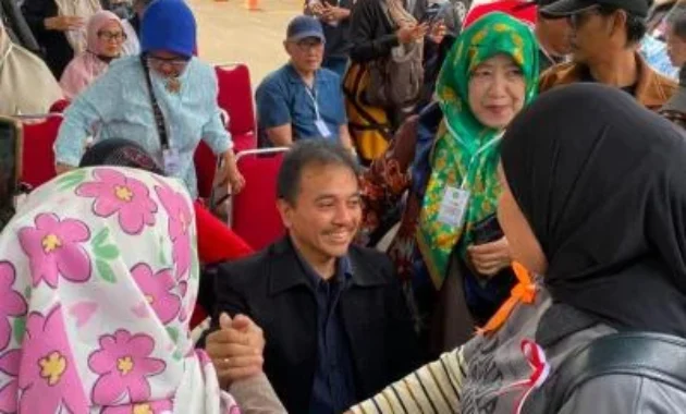 Roy Suryo Tersenyum Mendengar Dakwaan Dokter Tifa Roy Suryo Tersenyum Mendengar Dakwaan Dokter Tifa