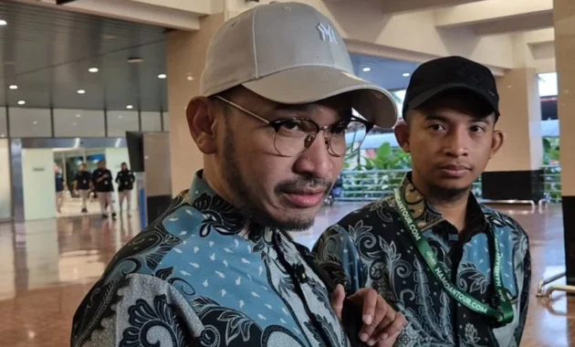 Ruben Onsu Tampil Berbeda Setelah Umrah Ruben Onsu Tampil Berbeda Setelah Umrah
