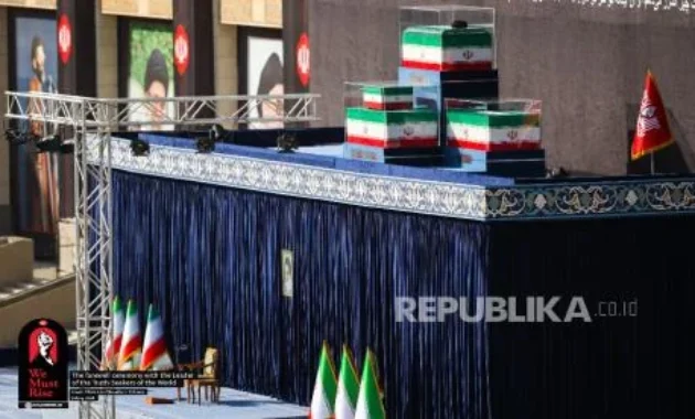 Saudi Diperdengarkan Ali Imran 13 di Depan Peti Khamenei, Turki Dibacakan Ayat tentang Berjihad Saudi Diperdengarkan Ali Imran 13 di Depan Peti Khamenei, Turki Dibacakan Ayat tentang Berjihad