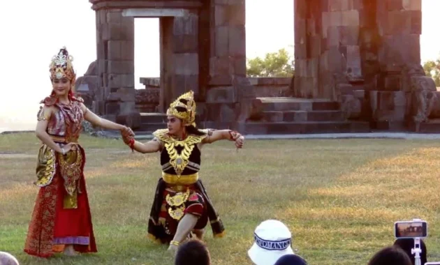 Sendratari Sandyakala Jonggrang Menghiasi Senja di Keraton Ratu Boko Sendratari Sandyakala Jonggrang Menghiasi Senja di Keraton Ratu Boko