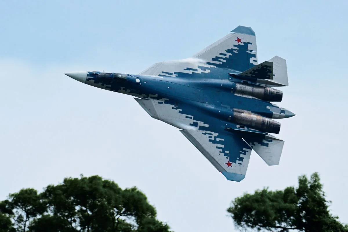 Su-57 Rusia Tampilkan Konfigurasi Tempur Baru di Tengah Ketegangan Perang Ukraina