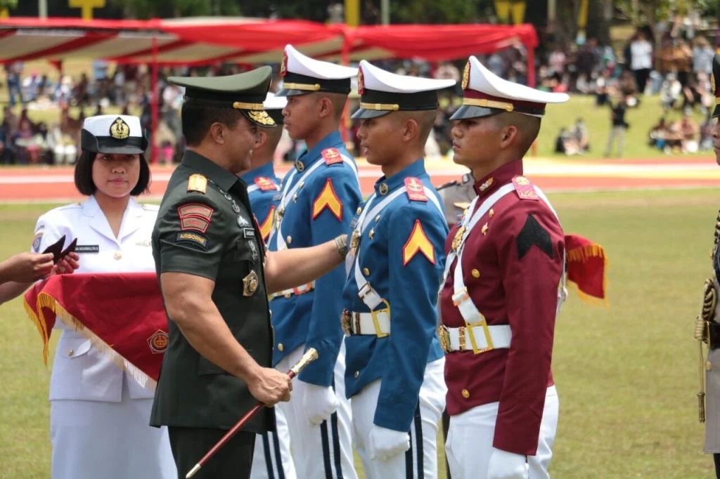 Taruna Akmil Dilibatkan Latih Siswa Sekolah Rakyat, PGRI Pertanyakan Peran Guru