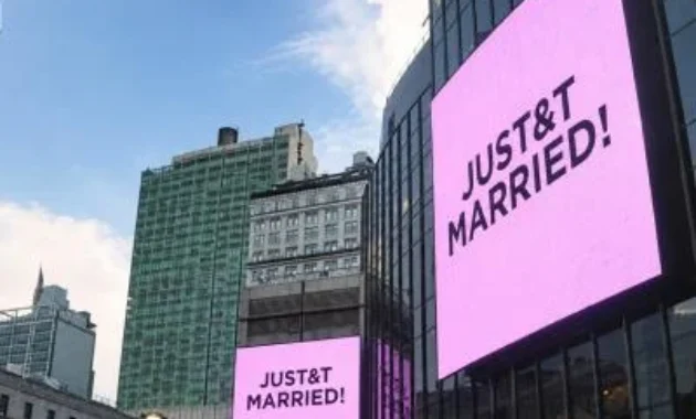 Taylor Swift Umumkan Pernikahan Lewat Jumbotron di Luar MSG Taylor Swift Umumkan Pernikahan Lewat Jumbotron di Luar MSG