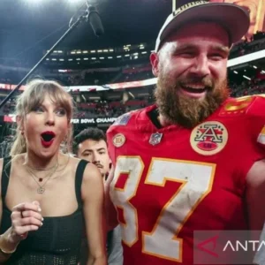 Travis Kelce Bereaksi Terhadap Foto AI Pernikahan dengan Taylor Swift