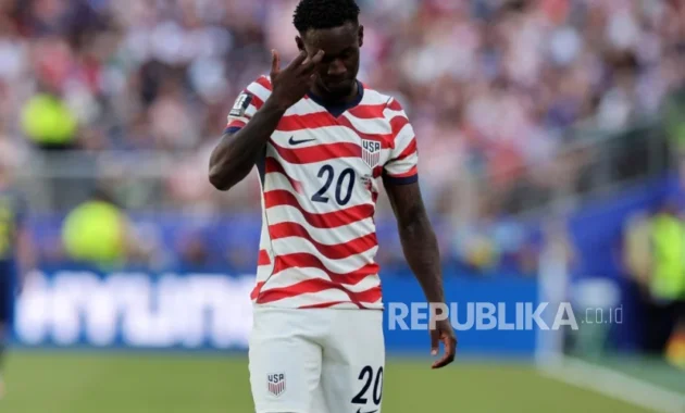 Trump Dilaporkan Telepon Presiden FIFA, Skorsing Balogun Mendadak Dicabut Trump Dilaporkan Telepon Presiden FIFA, Skorsing Balogun Mendadak Dicabut
