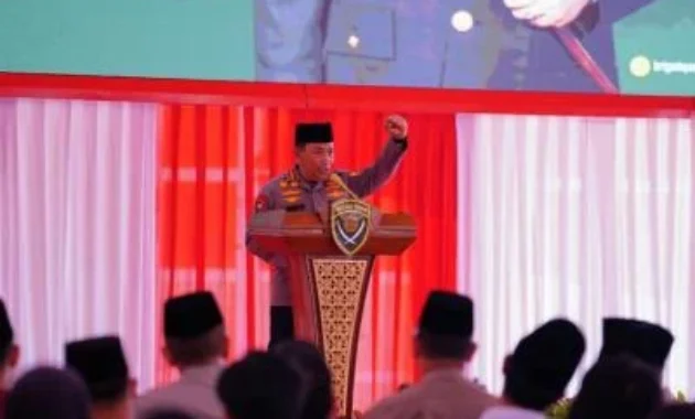 Tutup Diklatsarnas Brigade Persis, Kapolri Minta Jaga Persatuan dan Kesatuan Tutup Diklatsarnas Brigade Persis, Kapolri Minta Jaga Persatuan dan Kesatuan