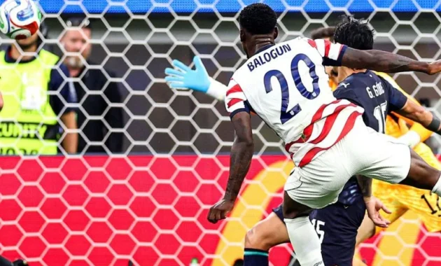 UEFA Tanggapi Kasus Folarin Balogun: Kredibilitas Kompetisi Dirusak UEFA Tanggapi Kasus Folarin Balogun: Kredibilitas Kompetisi Dirusak