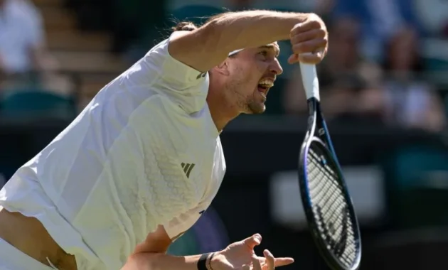 Zverev Melenggang Mulus ke Babak Ketiga Wimbledon Zverev Melenggang Mulus ke Babak Ketiga Wimbledon